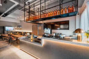 Joy Hongqiao Airport and Railway Hotel